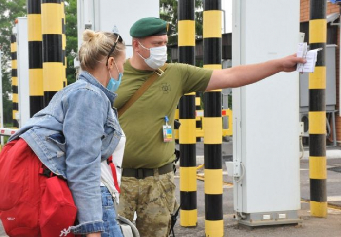 До уваги закарпатців: змінено умови перетину кордону