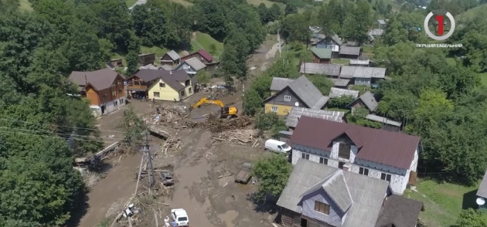 Ліквідація стихії на Рахівщині: рятувальники досі шукають зниклого безвісти чоловіка