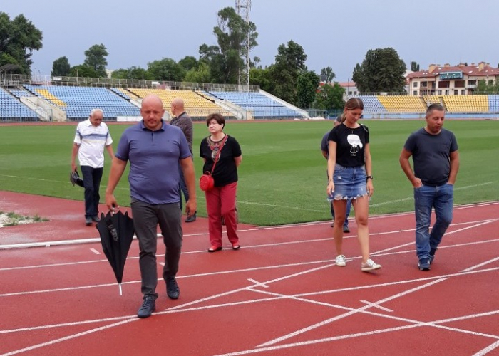 Виїзна депутатська комісія працювала на стадіоні "Авангард"