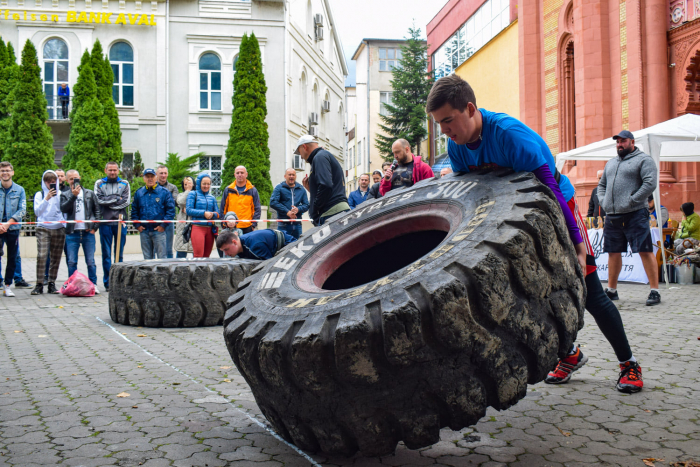 Два силові турніри "Карпатський ведмідь" та "Юніор стронгмен-Карпатські розваги" провели в Ужгороді