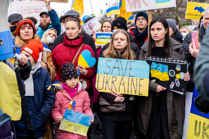 Тисячі людей вийшли на антивоєнну демонстрацію у Будапешті ФОТО