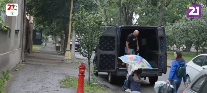 В Ужгороді спеціальний "Екобус" збирає вторсировину (ВІДЕО)