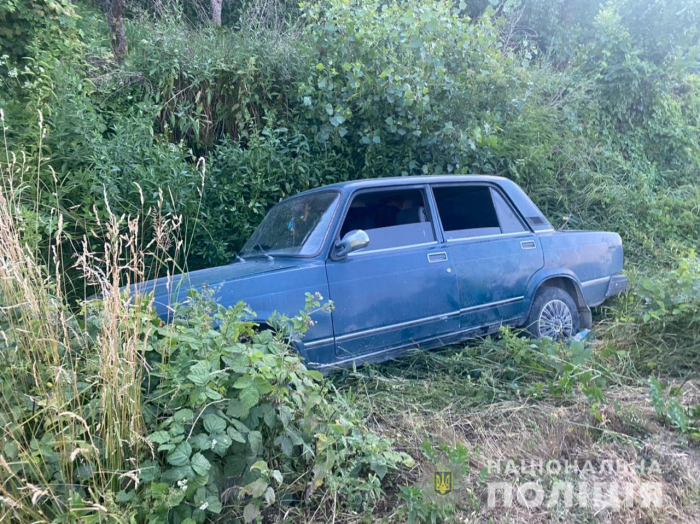 Поліція Берегівщини встановлює обставини бійки між сусідами, після якої всіх було госпіталізовано