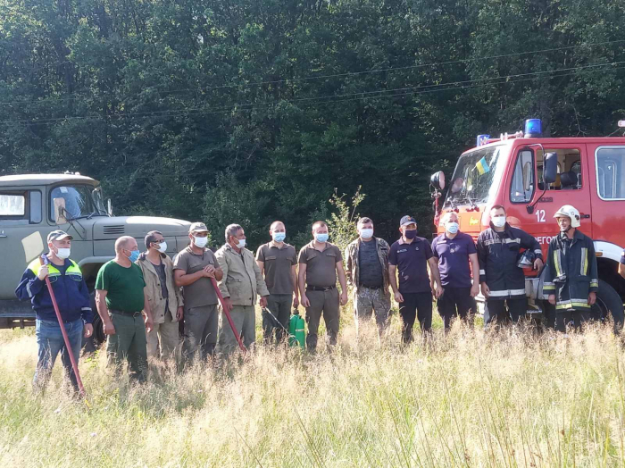 Берегівські лісівники використовують як традиційний протипожежний арсенал, так і сучасні засоби 