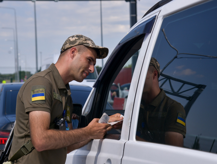 На кордоні в Закарпатті щодоби «зцілюються» по кілька комісованих чоловіків