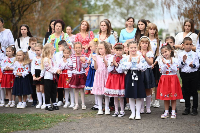 На Закарпатті до школи пішли 170 тисяч дітей