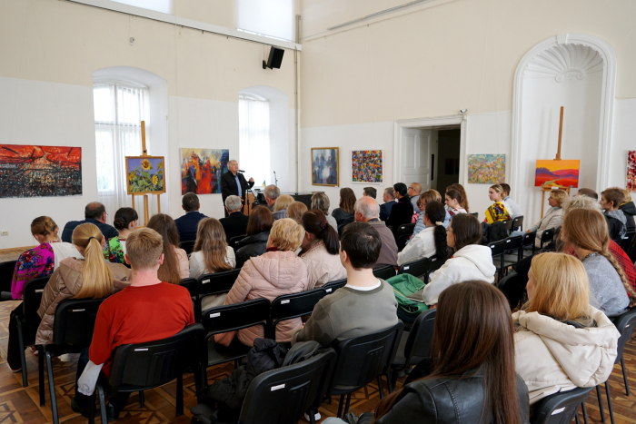 В Ужгороді виставкою «Із книжкової скарбниці українських письменників Словаччини» стартував VI літературний фестиваль «Карпатська ватра»