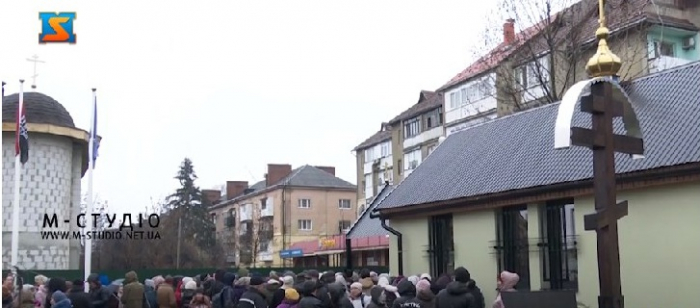 В Ужгороді видають допомогу для вимушених переселенців (ВІДЕО)