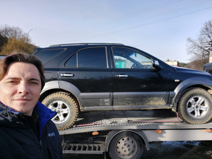 Письменник і волонтер з Ужгорода Андрій Любка: З Англії машини нам возять словацькі цигани