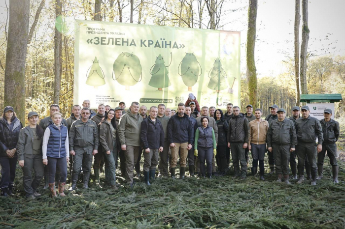 «Мільйон дерев пам’яті та життя» – на Берегівщині висадили 5 тисяч сіянців дуба 