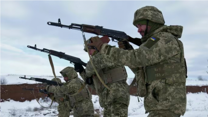 Законопроєкт про мобілізацію пропонує електронні повістки і зміну призовного віку