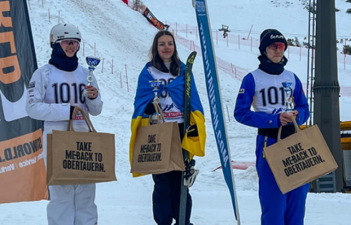 Закарпатка Неллі Попович стала чемпіонкою Європи з лижньої акробатики