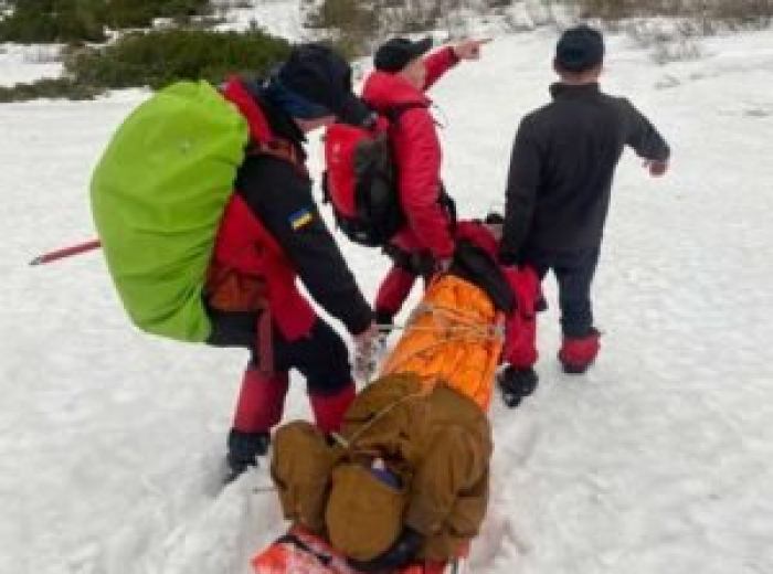 У Карпатах двоє туристів зірвались зі скелі 