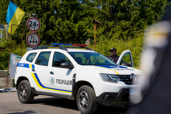 Поліцейські Закарпаття несуть службу на в'їздах в область