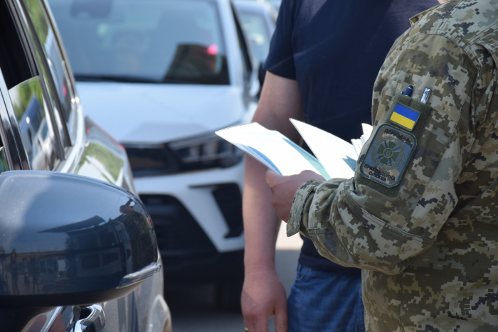 Закарпатські прикордонники виявили чоловіка з підробленими документами