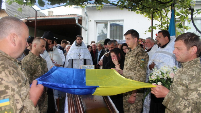 На Закарпатті попрощалися із загиблим захисником Іваном Тюком
