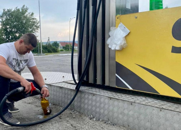 На АЗС Закарпаття перевіряють якість пального