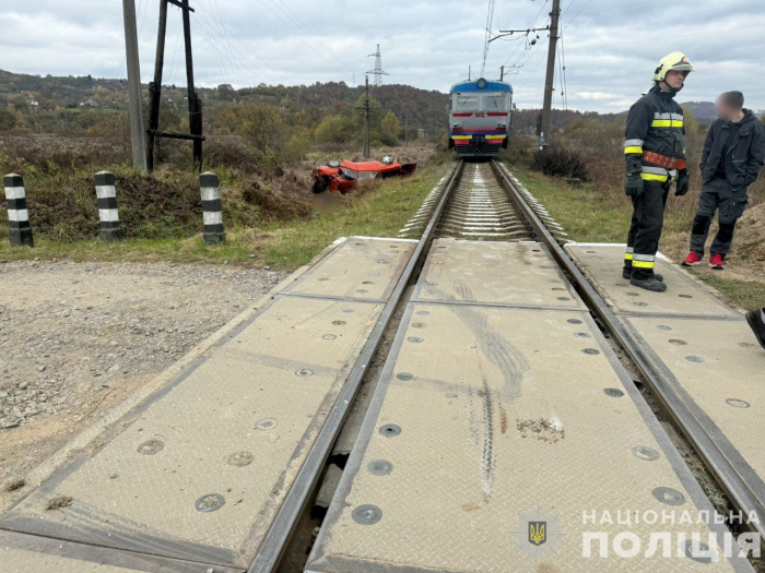 У поліції  розповіли подробиці смертельного зіткнення потяга та авто на Ужгородщині