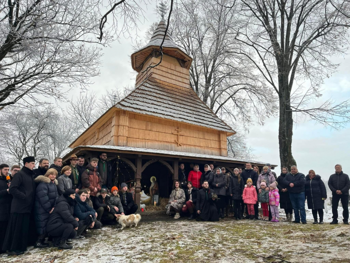 У селі Щасливе зустріли Вифлеємський вогонь
