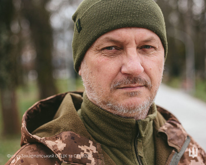 "Ми обов’язково переможемо – у нас є дух свободи". Історія су-шефа, який став штурмовиком, а зараз служить у ТЦК на Закарпатті