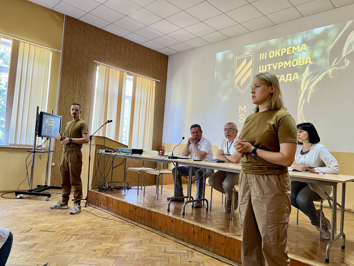 Закарпатську обласну клінічну лікарню відвідали представники III окремої штурмової бригади