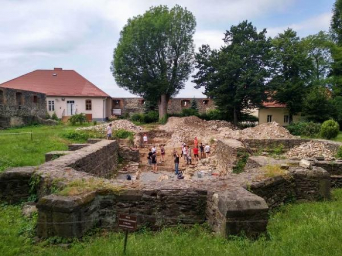 Розкопки церкви святого Юрія на території Ужгородського замку
