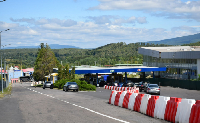 До уваги подорожніх у напрямку Словаччини - завтра вранці можливі затримки у митному оформленні!